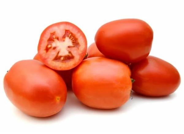 Tomates italianos, os famosos pomodoros. Um fruto suculento.